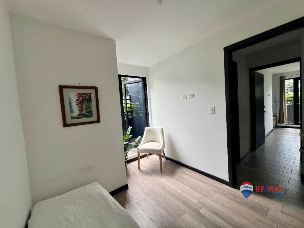 ZONA 11, APARTAMENTO EN 1ER. NIVEL 3 DORMITORIO / EDIFICIO VIRO - 7