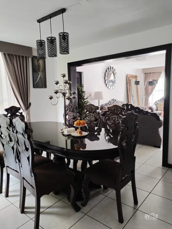 Casa tipo Navarra en venta, dentro de Alameda Norte    Q2,900,000 más impuestos - 7
