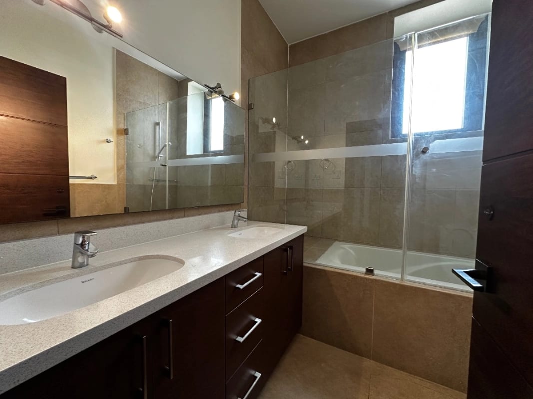 Apartamento en venta-Ramblas de Cayalá, Zona 16 — Apartamento en Venta en Ramblas de Cayalá, Zona 16, Guatemala, Ciudad — foto 9 de 12