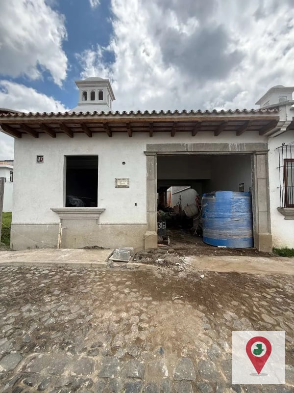 Casa en Venta en Antigua Guatemala - 1