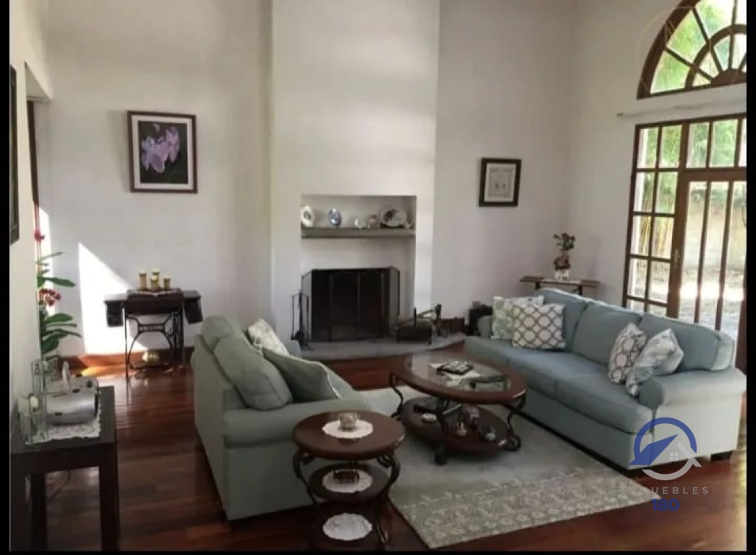 Amplia Casa en venta en CAES, km. 15.5 - 4