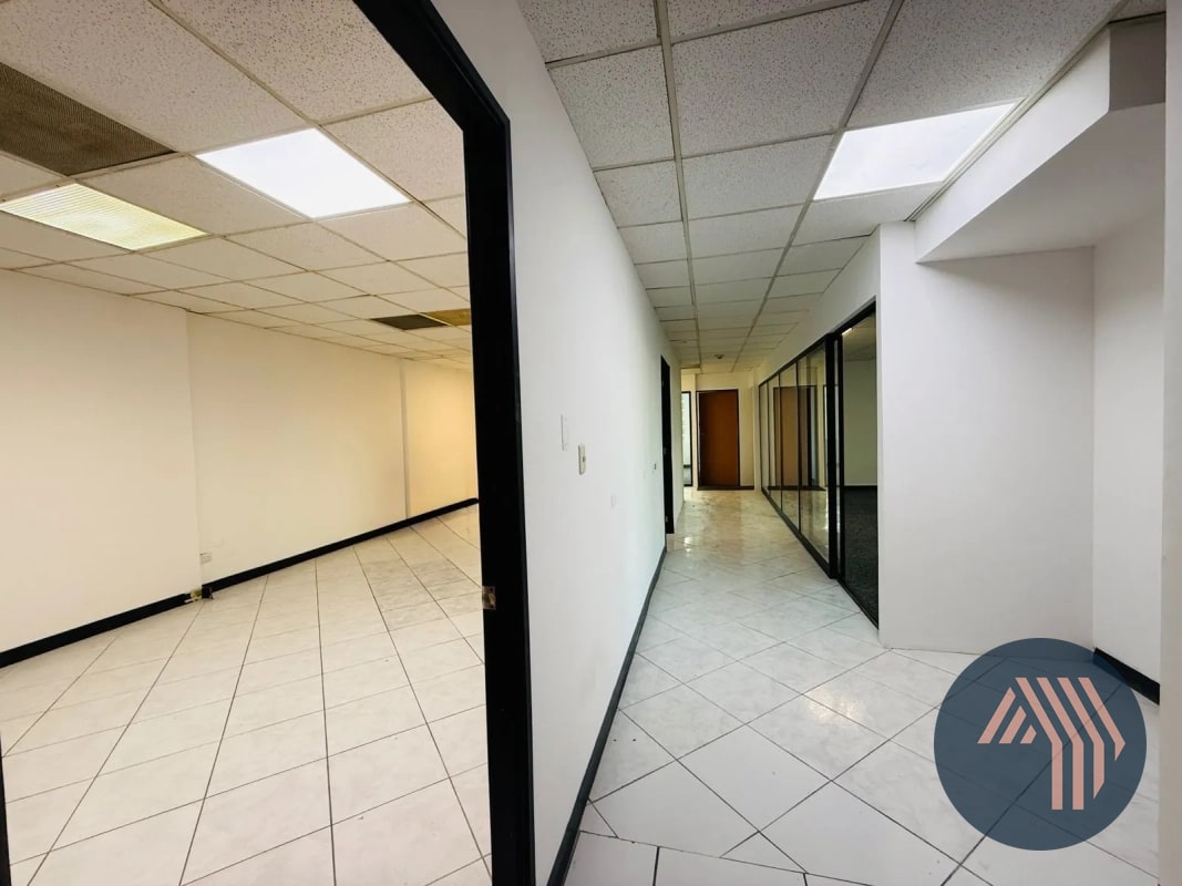 ALQUILER DE AMPLIA OFICINA 232.56MT2 - EUROPLAZA, ZONA 14 - 5