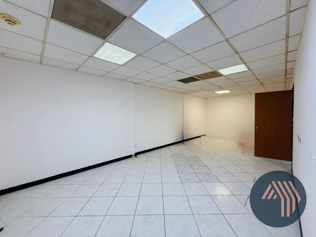 ALQUILER DE AMPLIA OFICINA 232.56MT2 - EUROPLAZA, ZONA 14 - 6