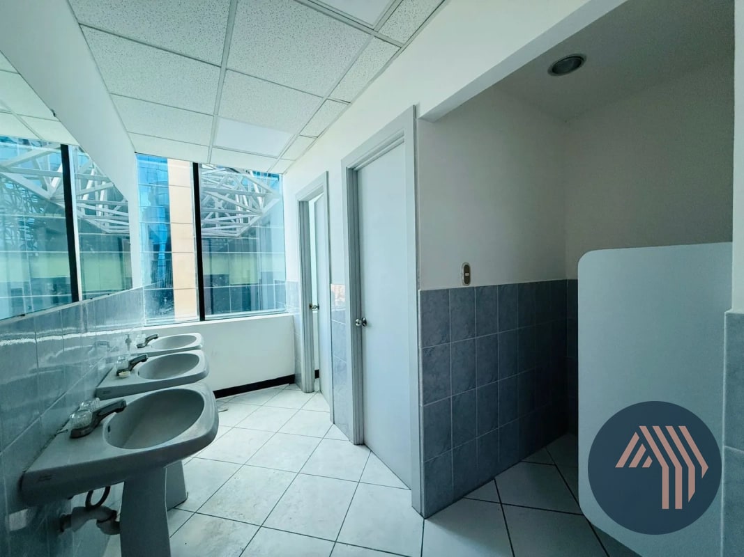 ALQUILER DE AMPLIA OFICINA 232.56MT2 - EUROPLAZA, ZONA 14 - 7