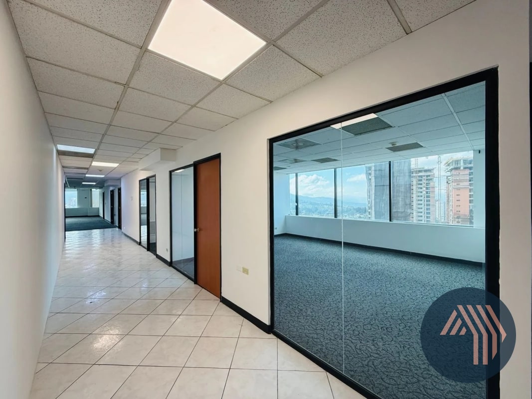 ALQUILER DE AMPLIA OFICINA 232.56MT2 - EUROPLAZA, ZONA 14 - 9