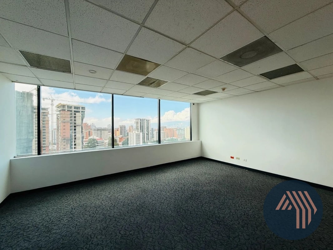 ALQUILER DE AMPLIA OFICINA 232.56MT2 - EUROPLAZA, ZONA 14 - 10
