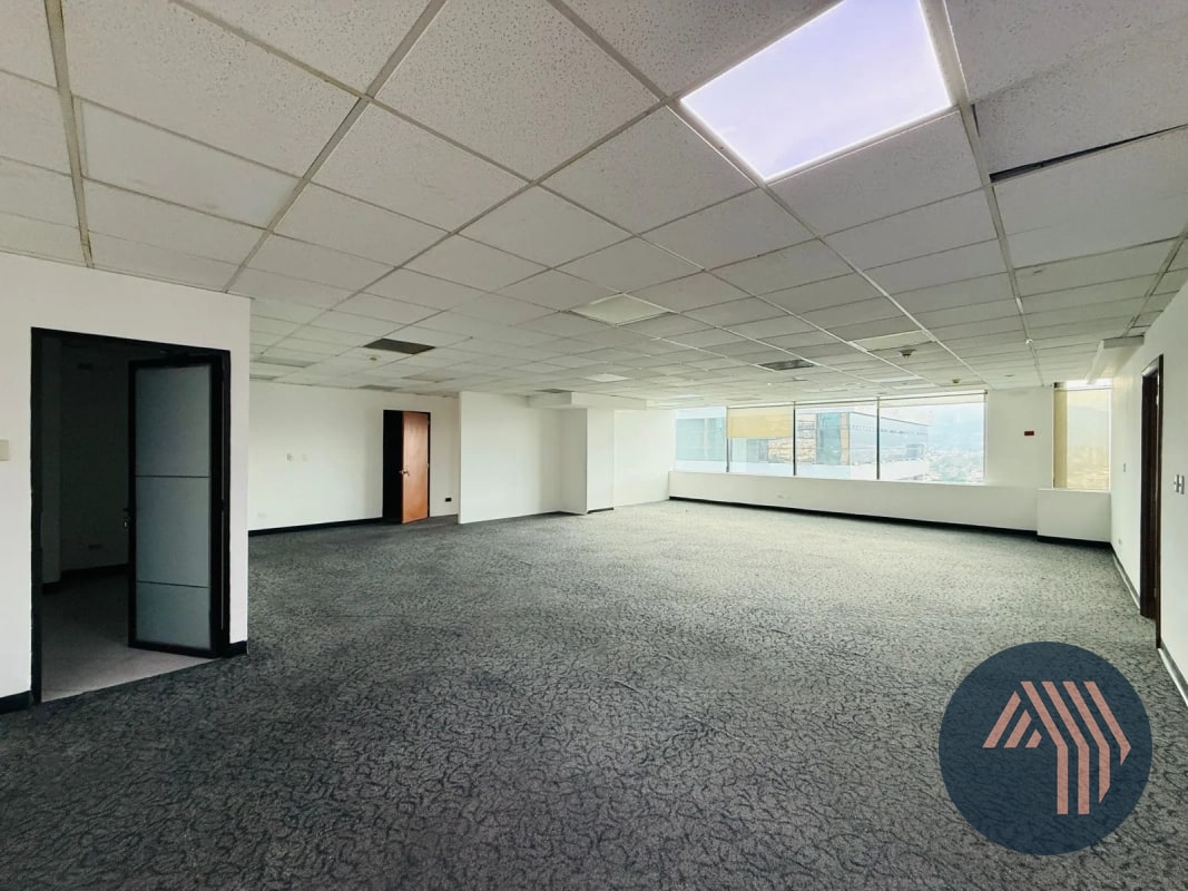 ALQUILER DE AMPLIA OFICINA 232.56MT2 - EUROPLAZA, ZONA 14 - 14