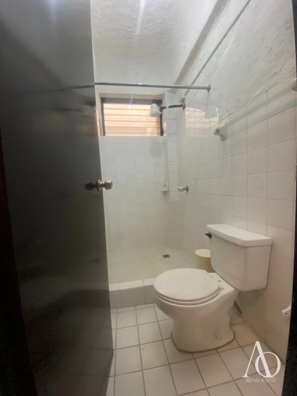 Apartamento en Alquiler Edificio El Boulevard, zona 15 VH2 N3 / EN DIRECTO b - 16