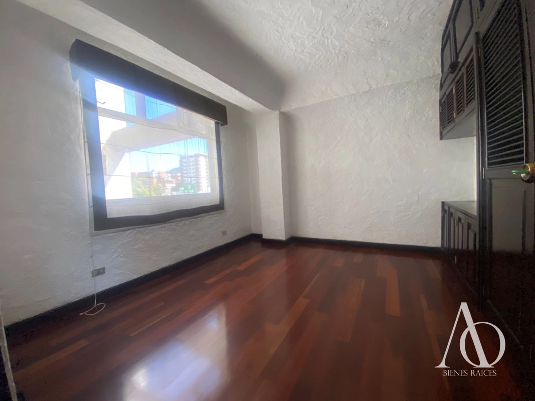 Apartamento en Alquiler Edificio El Boulevard, zona 15 VH2 N3 / EN DIRECTO b - 10