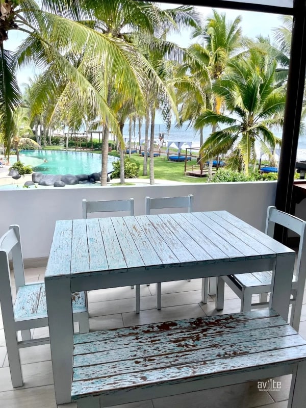 Villas Los cabos, Monterrico.      Amplio tipo villa ideal para inversionista. $220,000 - 5