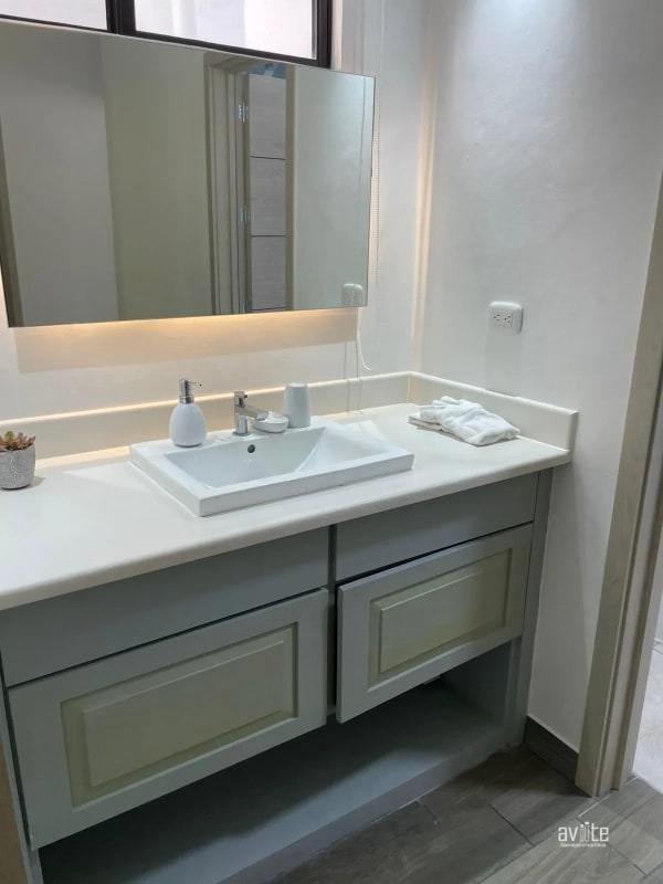 Villas Los cabos, Monterrico.      Amplio tipo villa ideal para inversionista. $220,000 - 2