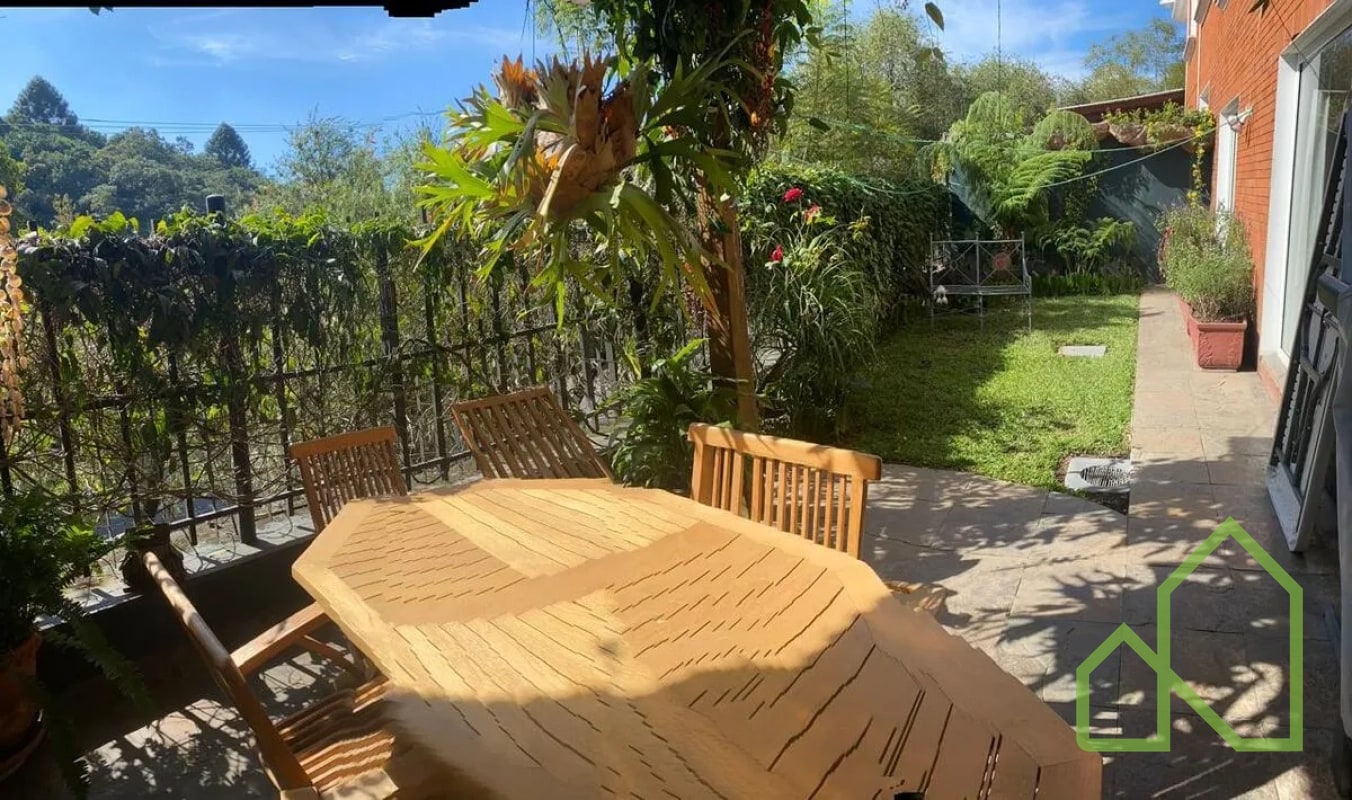 En Venta Linda Casa en Jardines de Vista Hermosa, VHII, zona 15 - 7
