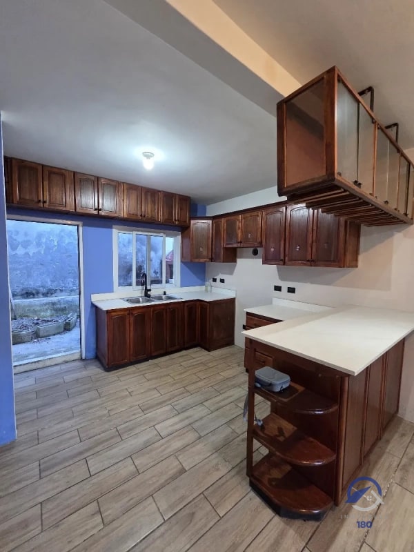 Amplia casa en venta en San Cristobal 2, zona 8, Mixco - 17