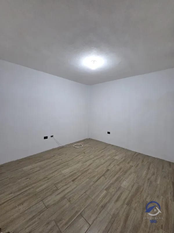 Amplia casa en venta en San Cristobal 2, zona 8, Mixco — Casa en Venta en Zona 8 Mixco, Guatemala, Ciudad — foto 8 de 17