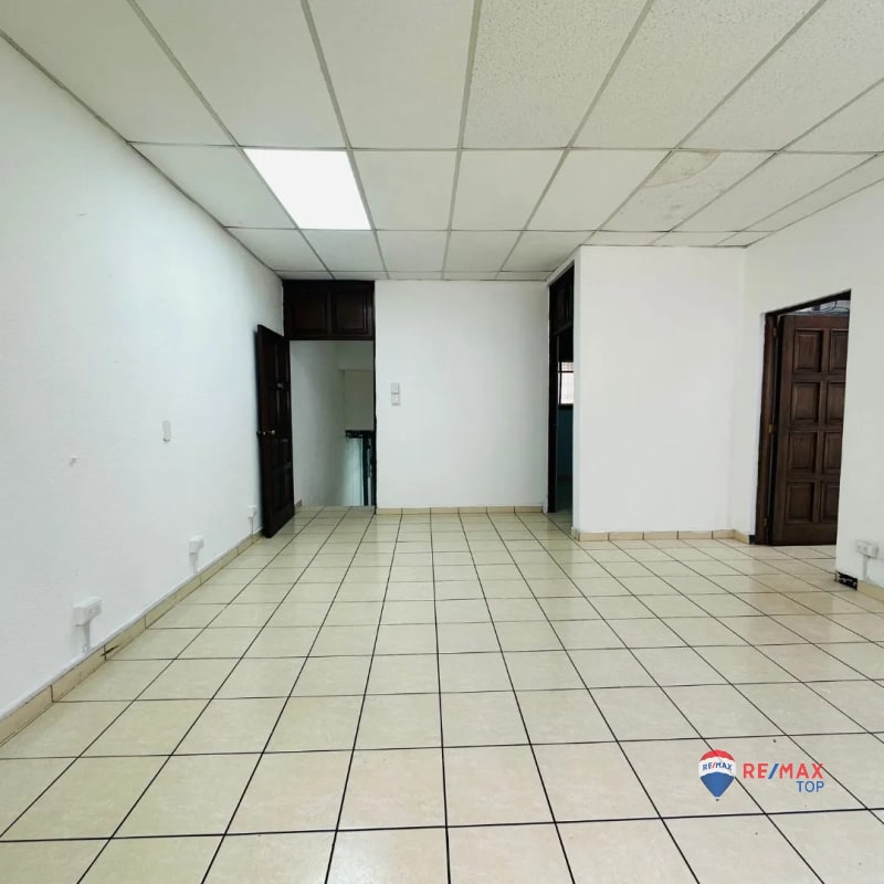 ZONA 9, CASA IDEAL PARA COMERCIO - 1