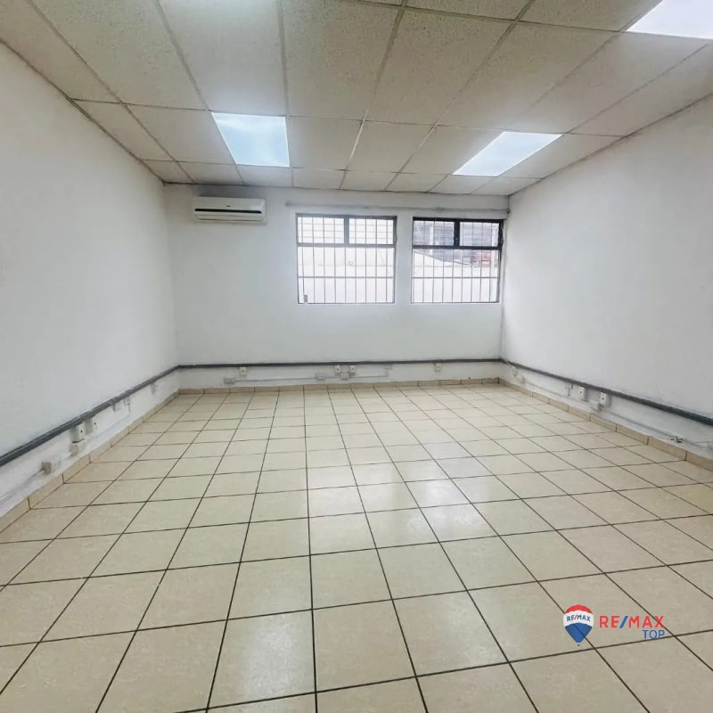 ZONA 9, CASA IDEAL PARA COMERCIO - 10