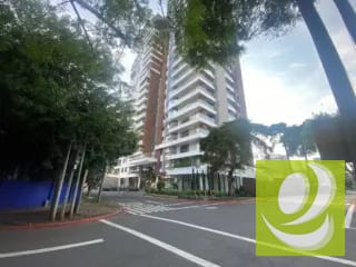 Espectacular Apartamento en Renta o Venta en Echo Zona 14 — Apartamento en Alquiler en Echo, Zona 14, Guatemala, Ciudad — miniatura 4 de 15