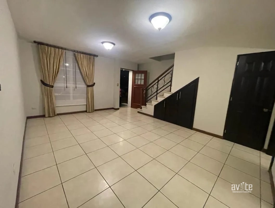 CONDADO NARANJO. Casa tipo Solana en venta, dentro de Alameda Norte $425,000 - 3