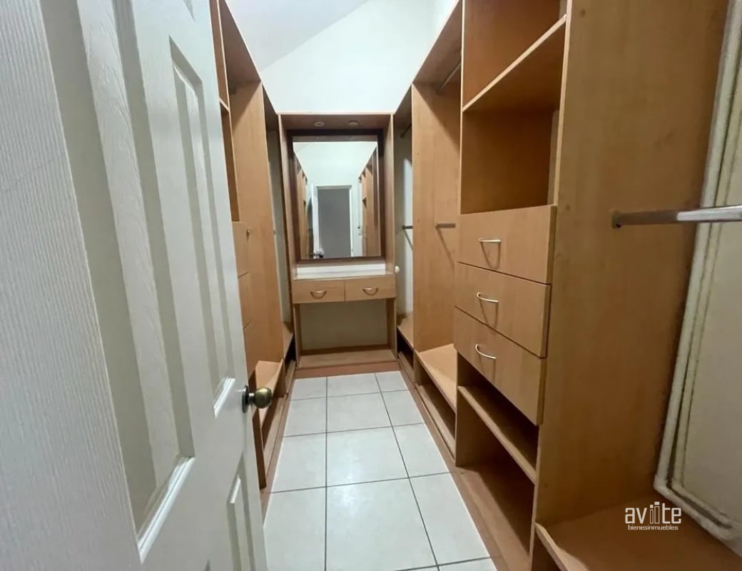 CONDADO NARANJO. Casa tipo Solana en venta, dentro de Alameda Norte $425,000 - 8