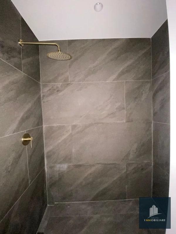 Apartamento con balcón en renta zona 10 edificio Atarah - 4