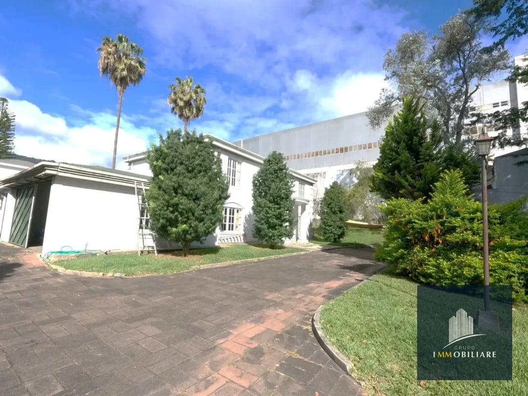 Casa para Restaurante con Jardín y Parqueo Bulevar las colinas, San Cristobal — Casa en Alquiler en Zona 8 Mixco, Guatemala, Ciudad — foto 1 de 17