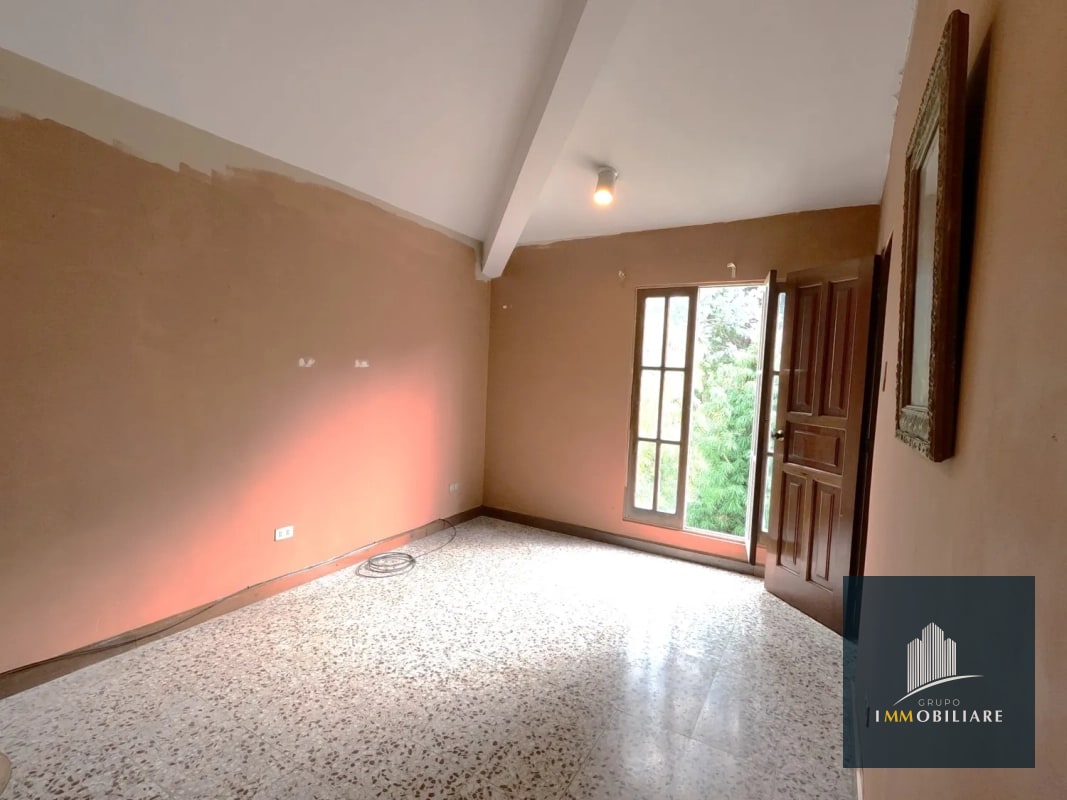 Casa para Restaurante con Jardín y Parqueo Bulevar las colinas, San Cristobal - 8