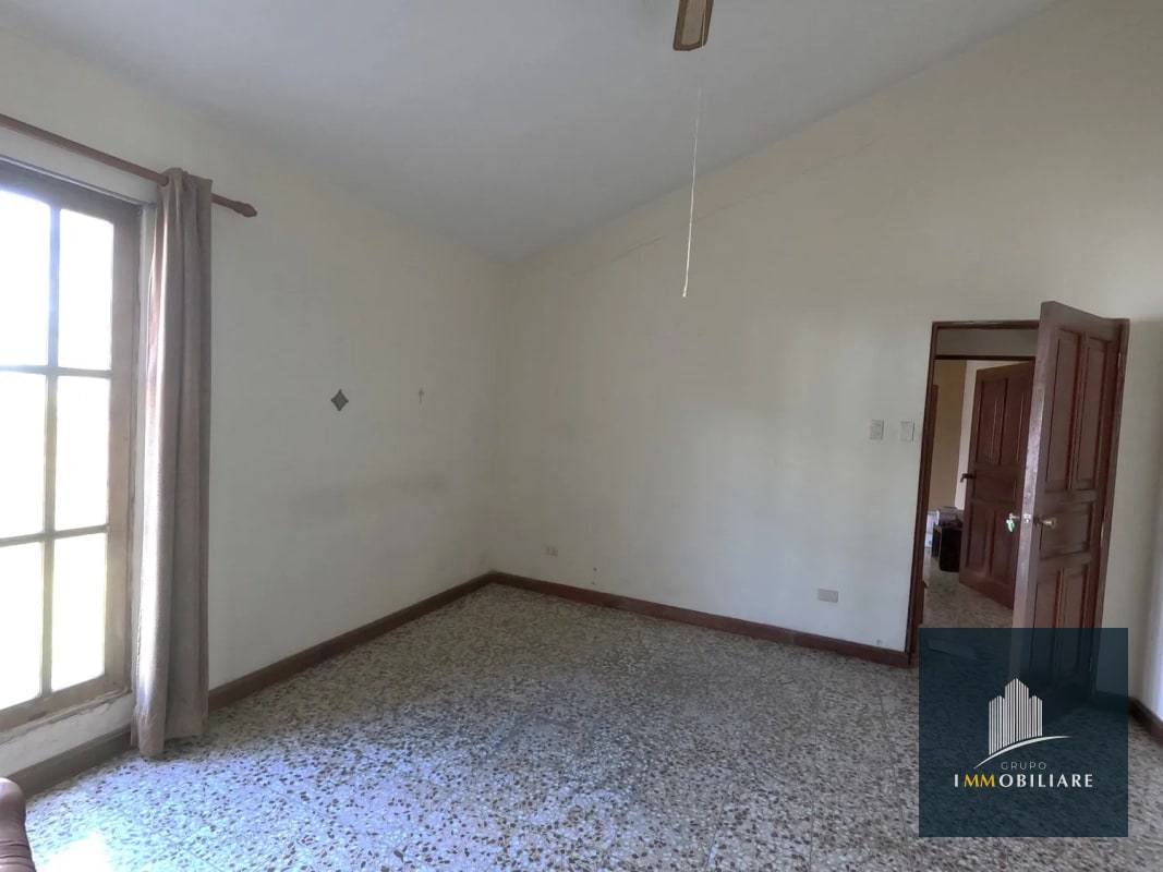 Casa para Restaurante con Jardín y Parqueo Bulevar las colinas, San Cristobal - 7
