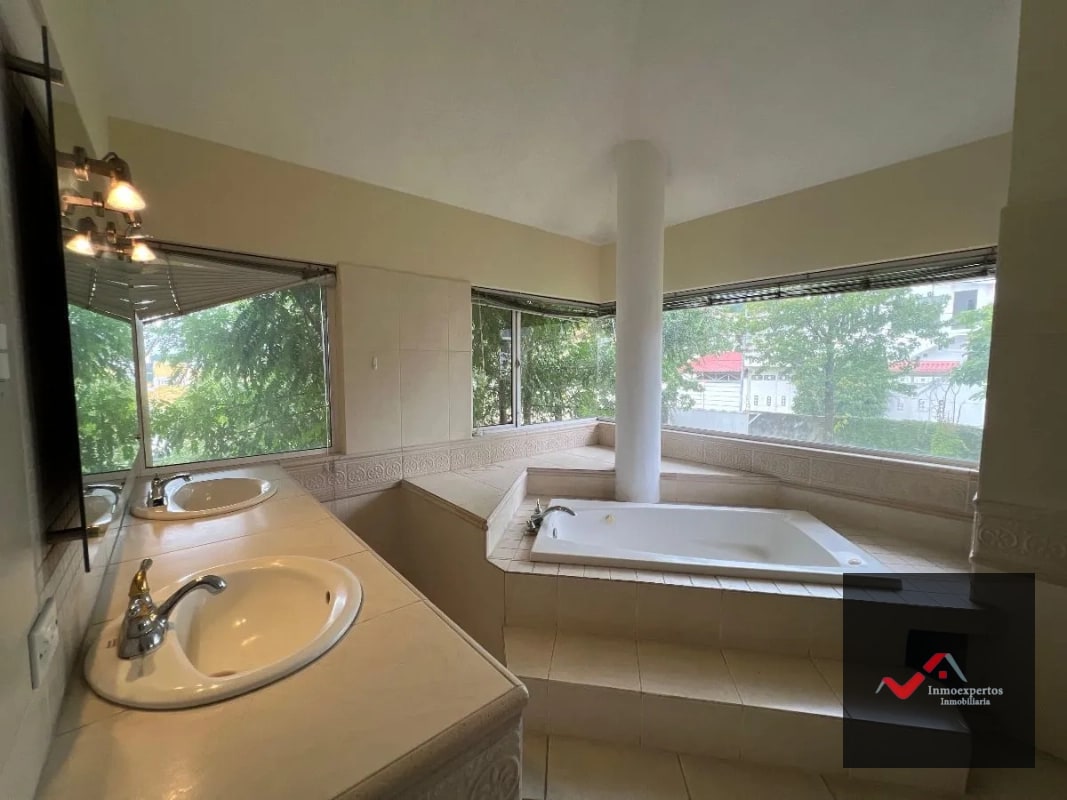CASA EN VENTA SAN CRISTOBAL ZONA 8 DE MIXCO - 10