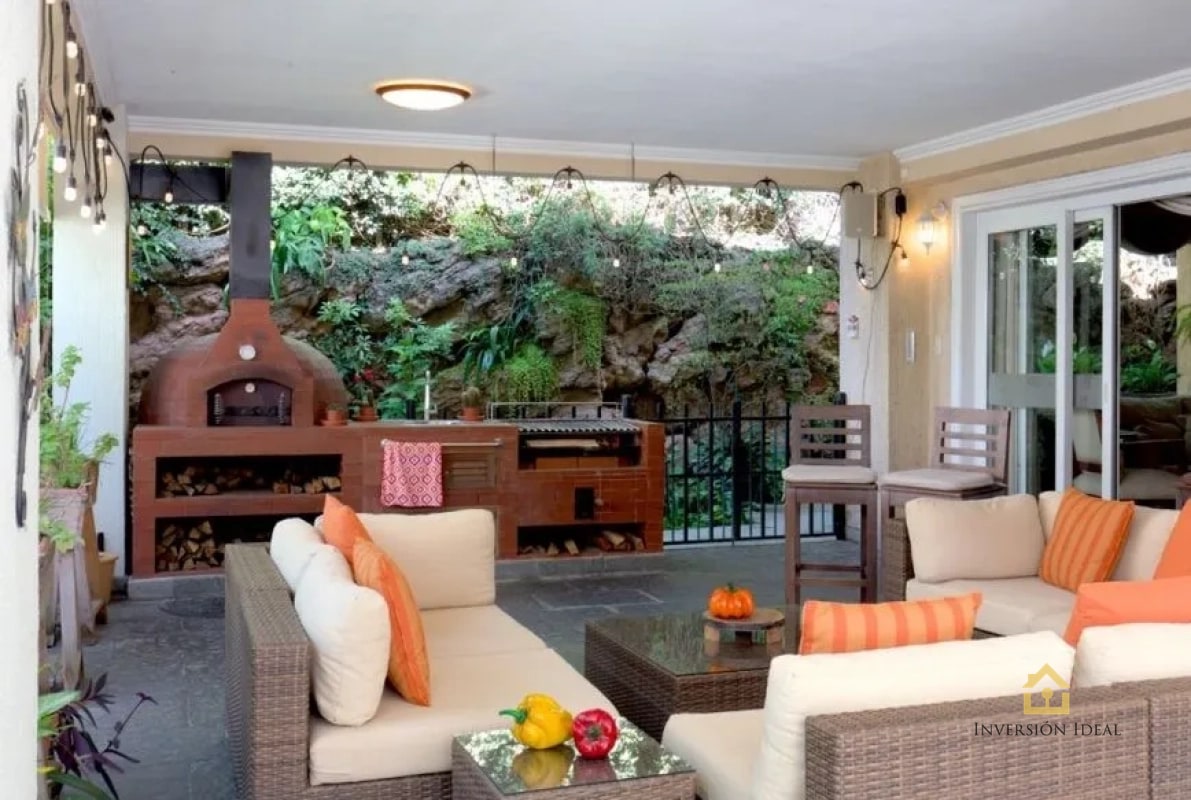 Vendo casa exclusiva en Condominio El Jardín de la Fuente Zona 14 - 9