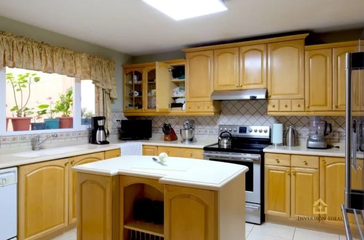 Vendo casa exclusiva en Condominio El Jardín de la Fuente Zona 14 - 6