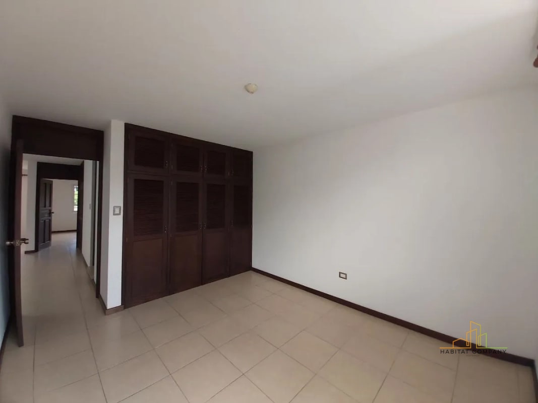 Casa en Renta Km 16 CES, Calle de Olmeca, Condominio Santa Mónica, Fraijanes, (3 Dorm) - 3