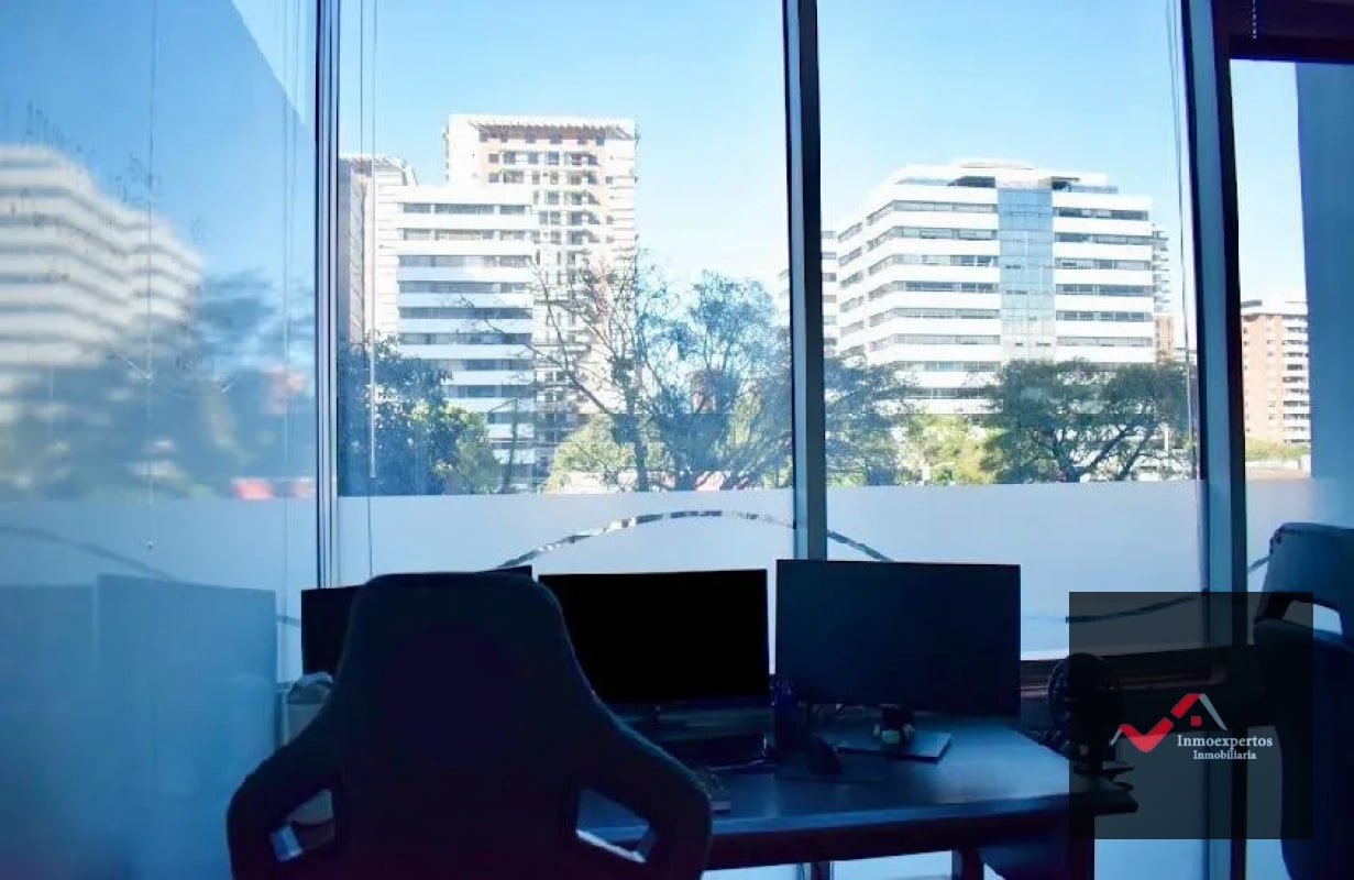OFICINA EN RENTA ZONA 10 - 6