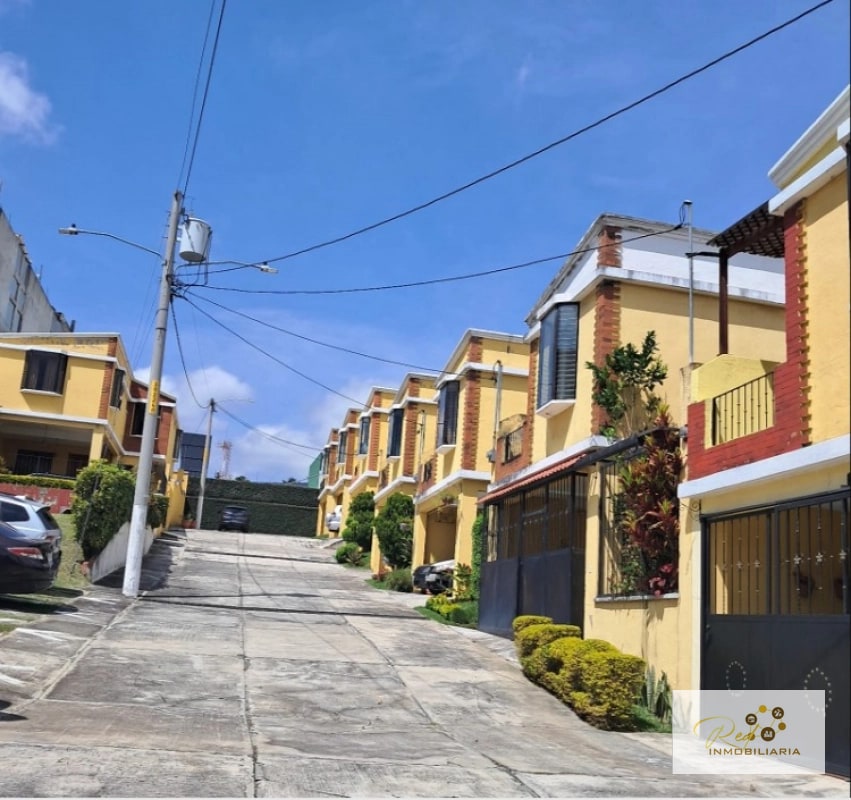 🏡 VENDO CASA EN CIUDAD SAN CRISTÓBAL 📍 Ubicada sobre el boulevard principal, dentro de condominio - 1