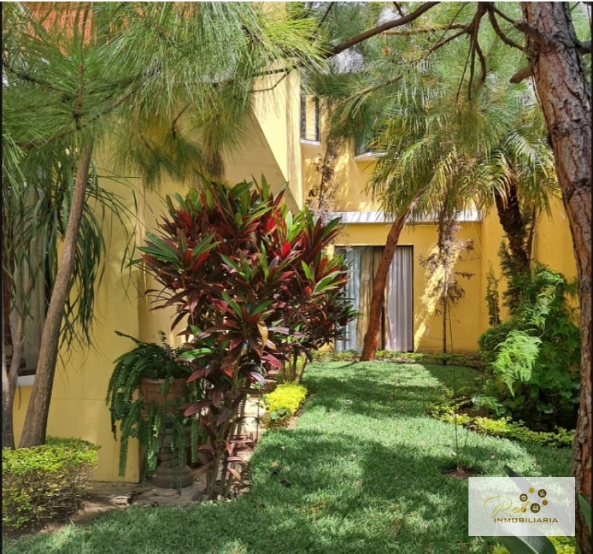 🏡 VENDO CASA EN CIUDAD SAN CRISTÓBAL 📍 Ubicada sobre el boulevard principal, dentro de condominio - 11