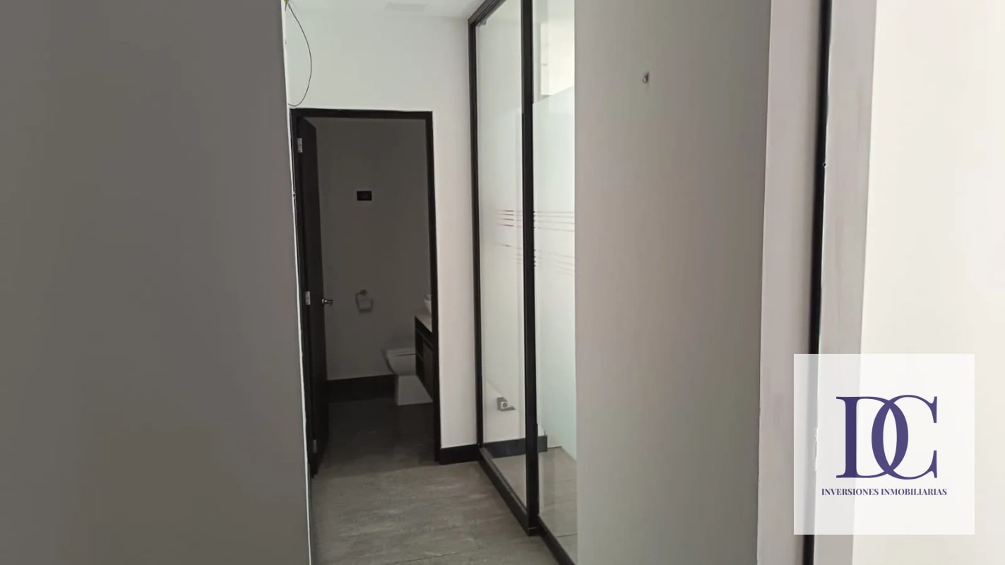 CLÍNICA MÉDICA EN RENTA – EDIFICIO RENOVATI | ZONA 10 - 7