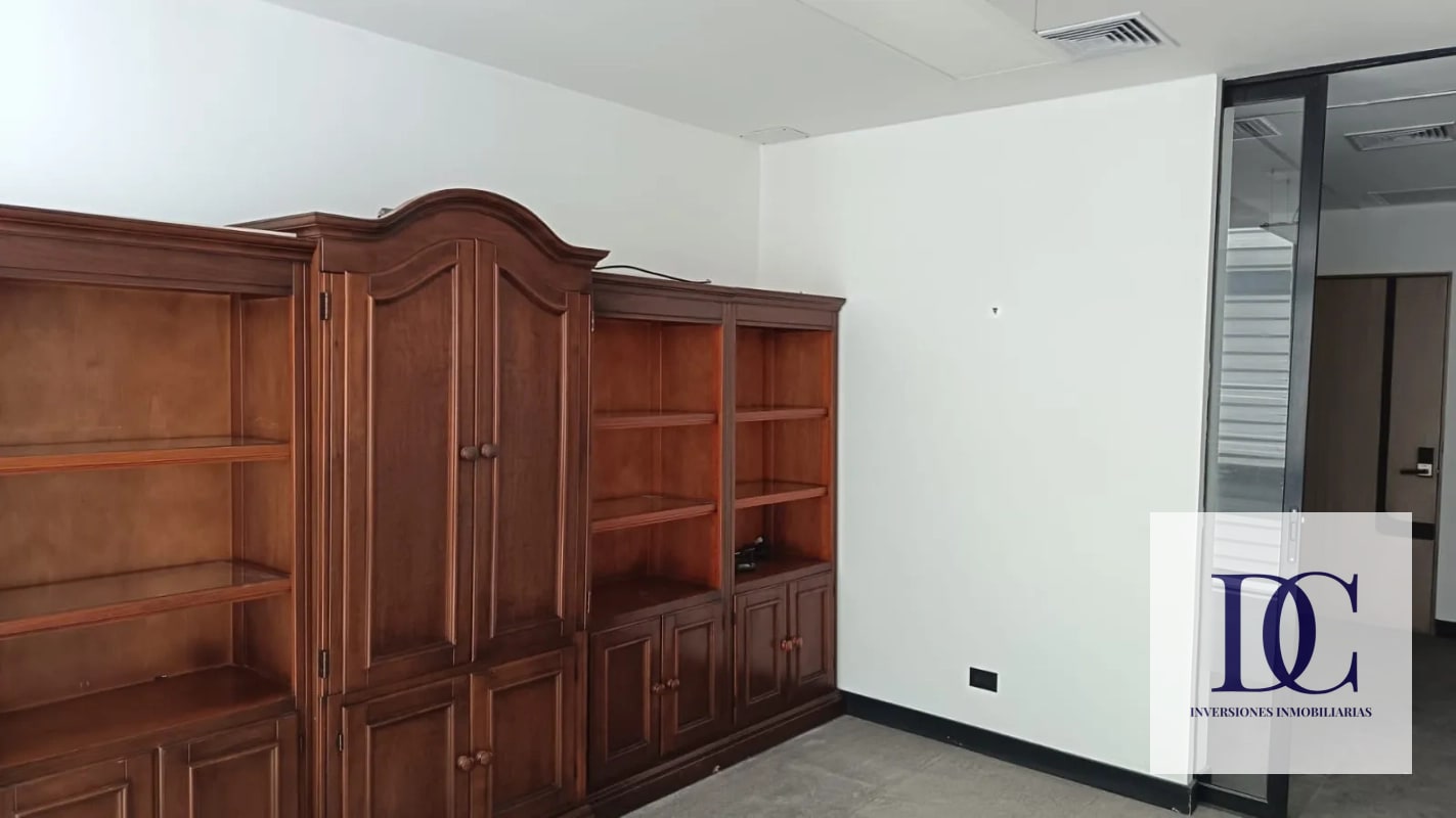 CLÍNICA MÉDICA EN RENTA – EDIFICIO RENOVATI | ZONA 10 - 3