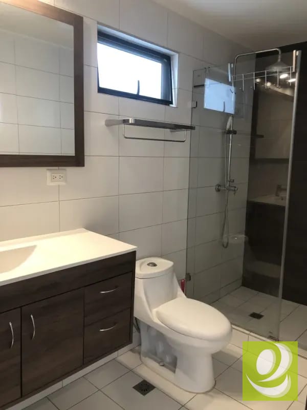 Vendo Apartamento Con Patio en Di Fiori Zona 7 — Apartamento en Venta en Zona 7, Guatemala, Ciudad — foto 5 de 8