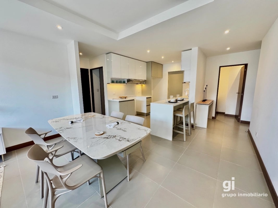 Apartamento de 2 dormitorios en venta en zona 13 - 8