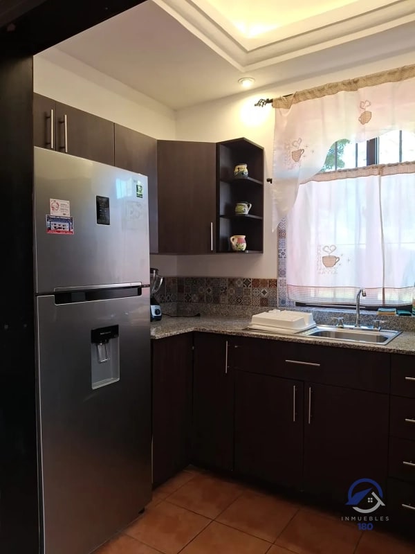 Casa en venta en Barrio Las Campanas, San Pedro Las Huertas, Sacatepéquez - 14