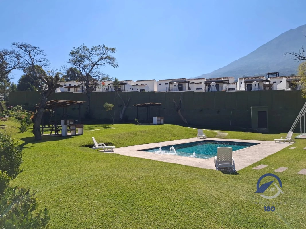 Casa en venta en Barrio Las Campanas, San Pedro Las Huertas, Sacatepéquez - 3