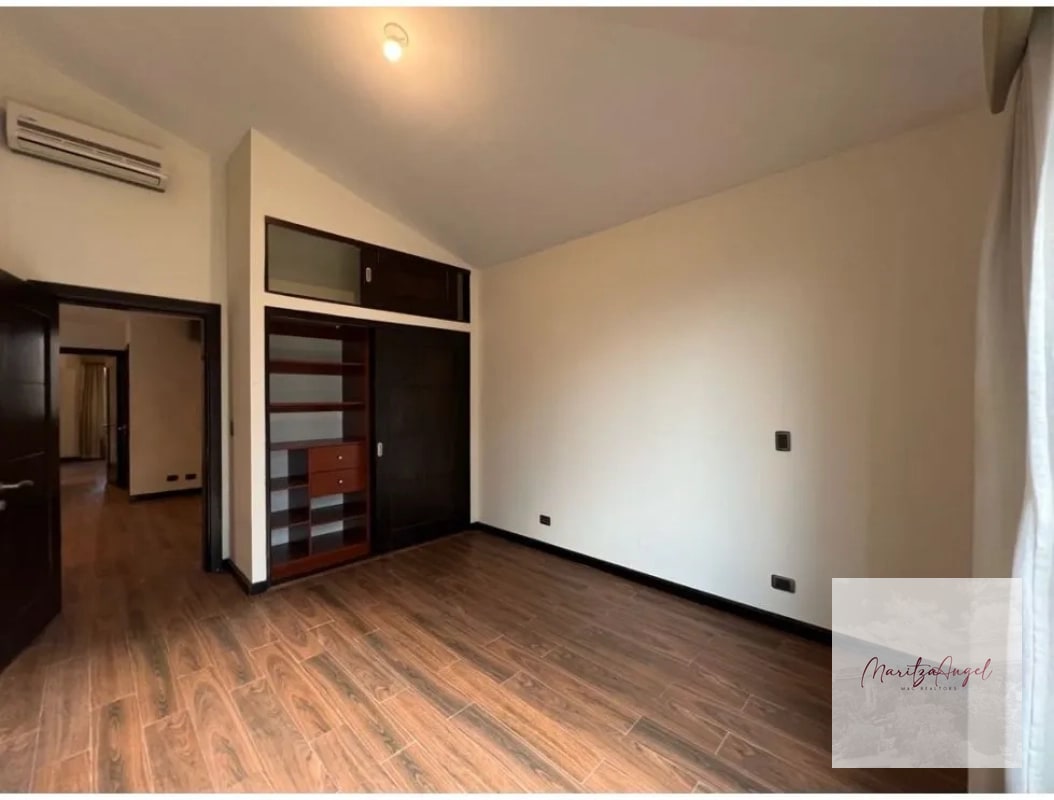 CASA EN VENTA ZONA 10. EL PRADO - 8
