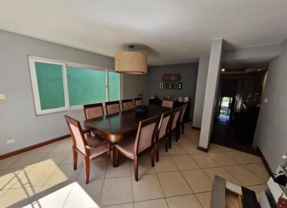 Amplia y acogedora casa en Kanajuyú zona 16 — Casa en Venta en Kanajuyú, Zona 16, Guatemala, Ciudad — foto 4 de 7