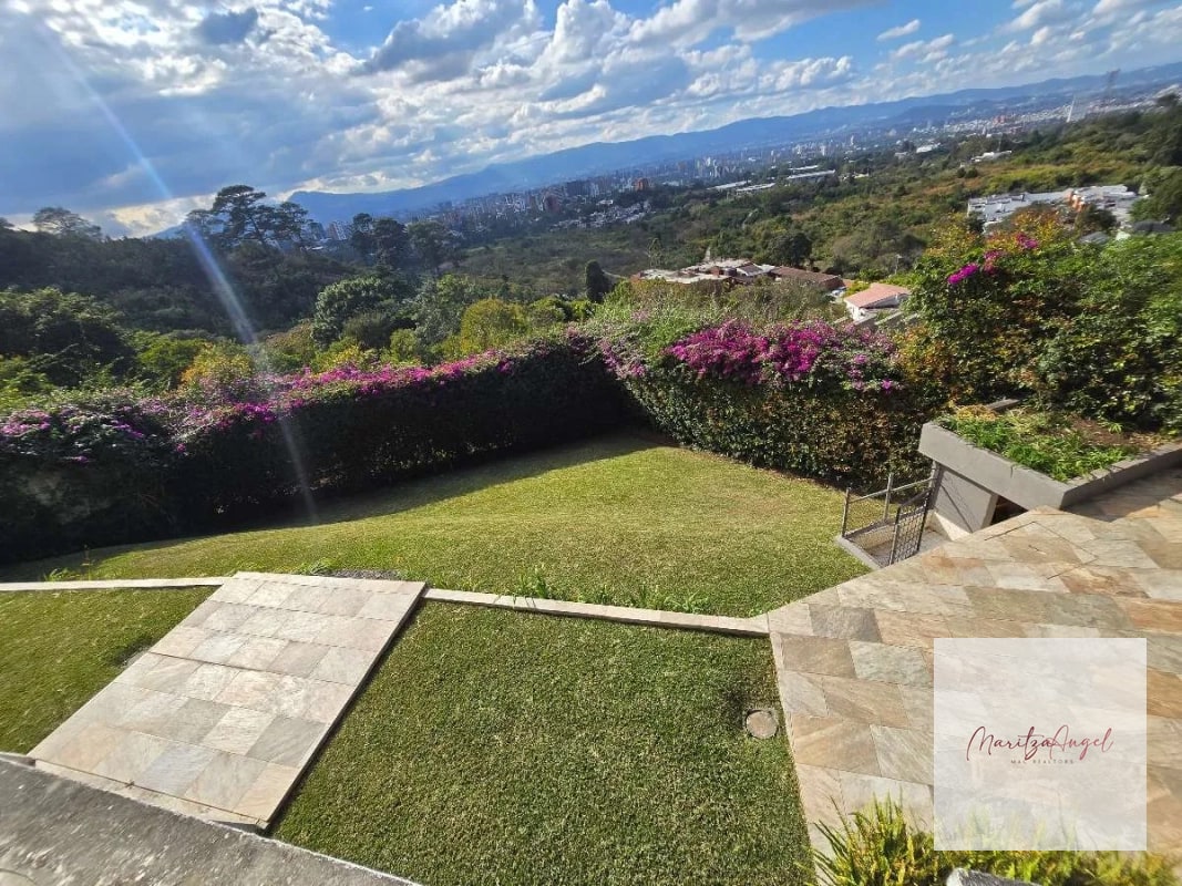 CASA EN VENTA EN ZONA 16 - 1