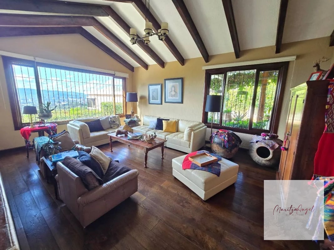 CASA EN VENTA EN ZONA 16 - 11