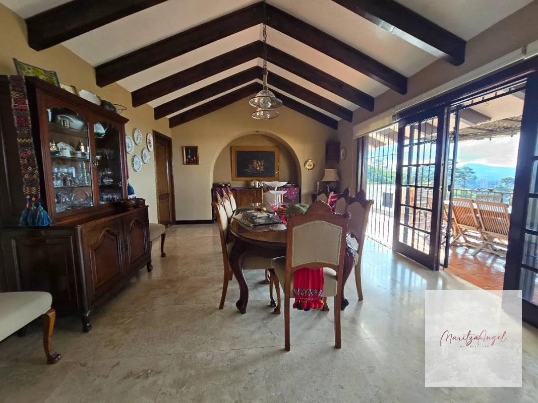 CASA EN VENTA EN ZONA 16 - 10