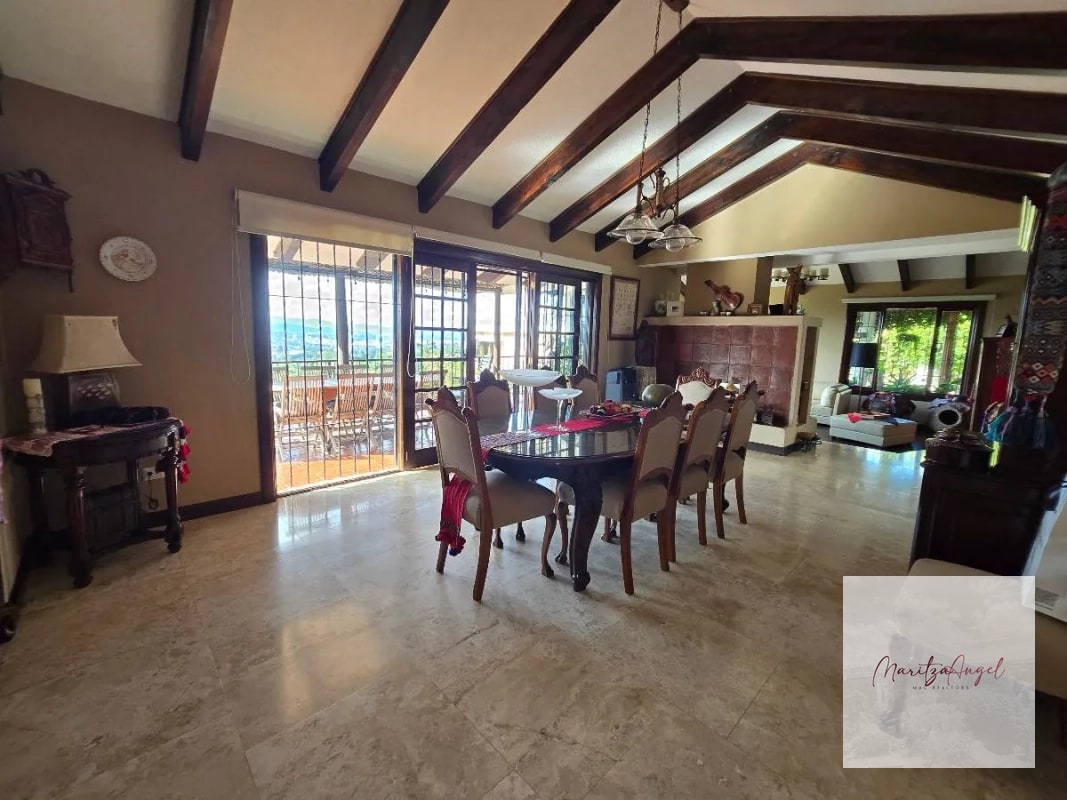CASA EN VENTA EN ZONA 16 - 8