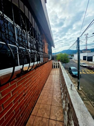 Casa en VENTA COLONIA EL TESORO zona 2 de Mixco — Casa en Venta en Zona 2 Mixco, Guatemala, Ciudad — miniatura 3 de 9