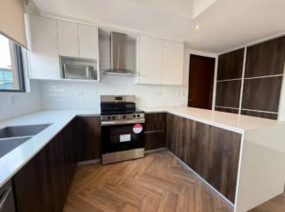 Apto en renta en NAORI zona 10 — Apartamento en Venta en Naori, Zona 10, Guatemala, Ciudad — miniatura 2 de 5