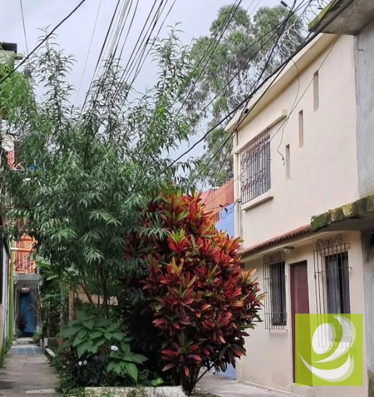 CASA EN VENTA EN ZONA 18 KM 6 CARRETERA AL ATLANTICO - 1