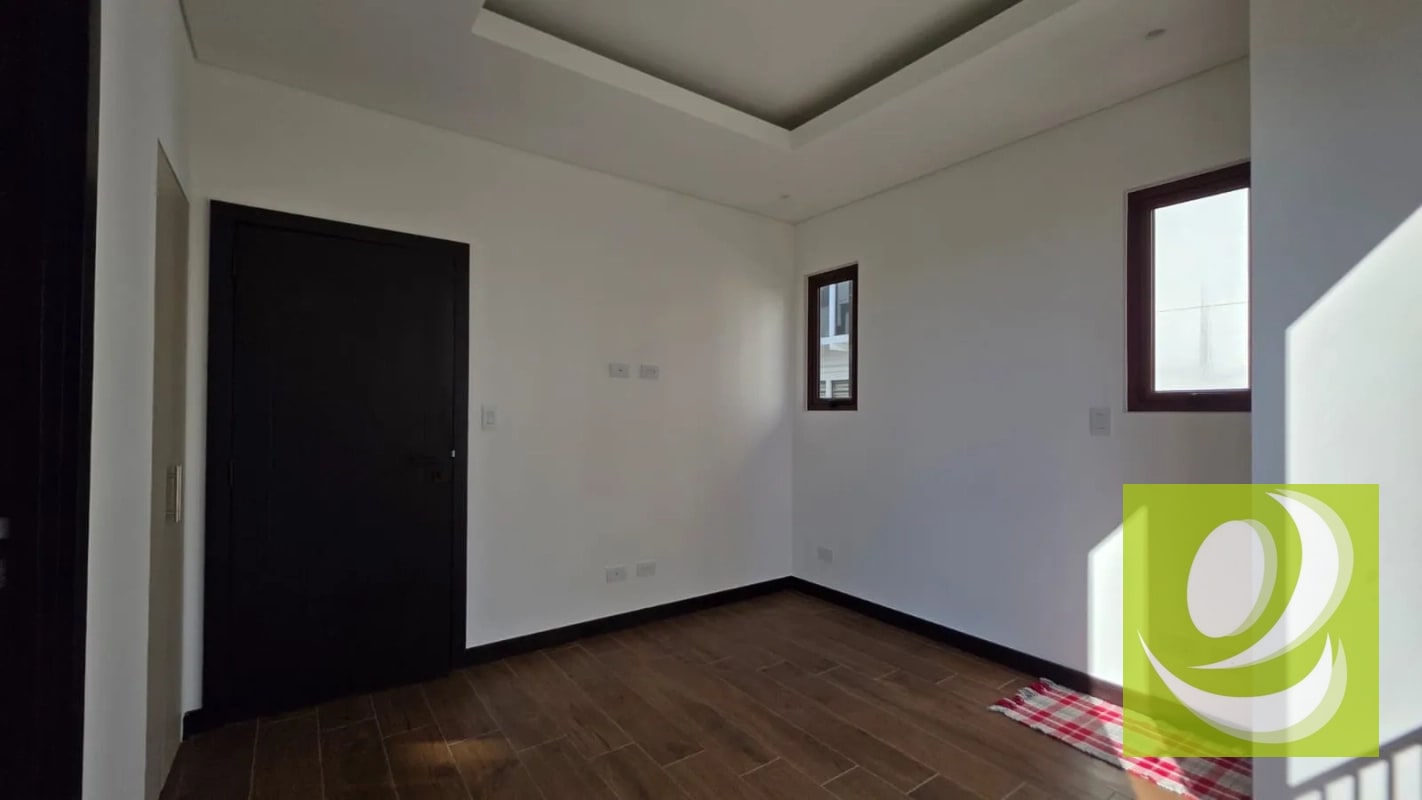 Renta  apartamento en Lirios zona 16 - 9
